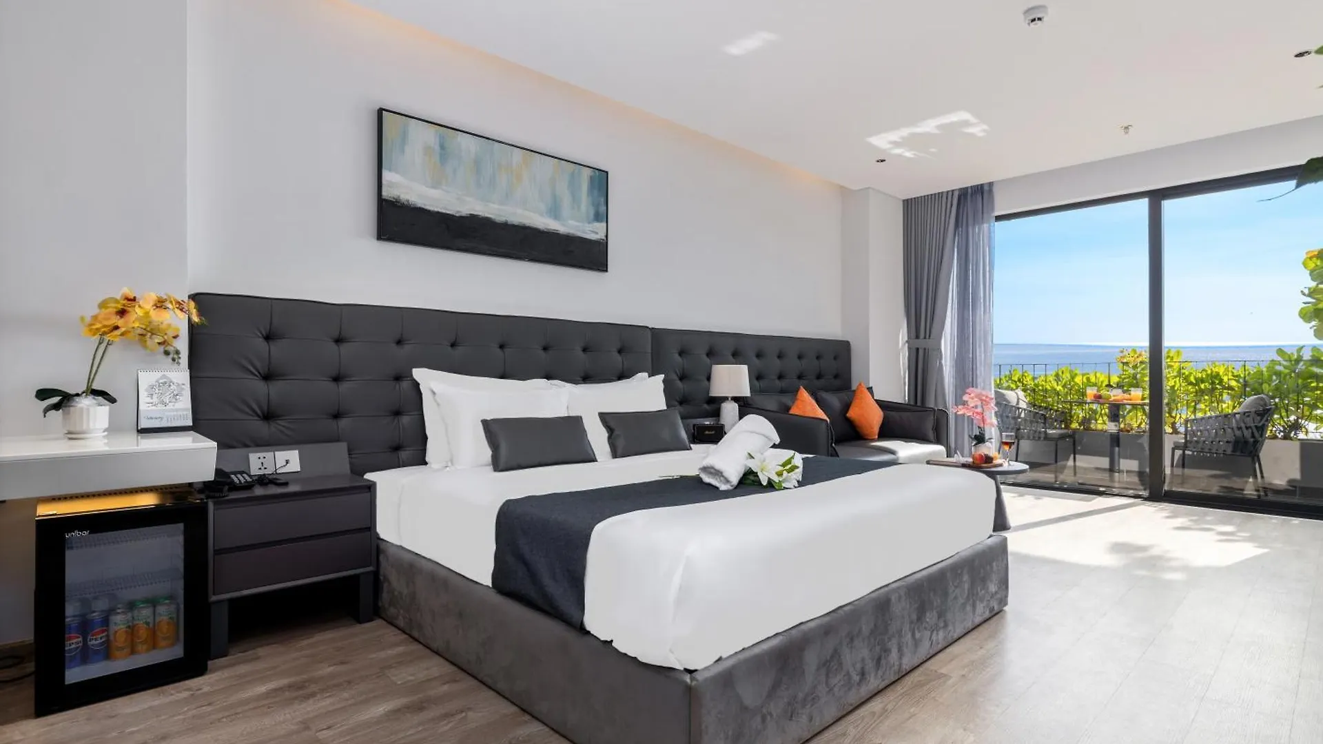 Jbay Beachfront Boutique Hotel Đà Nẵng