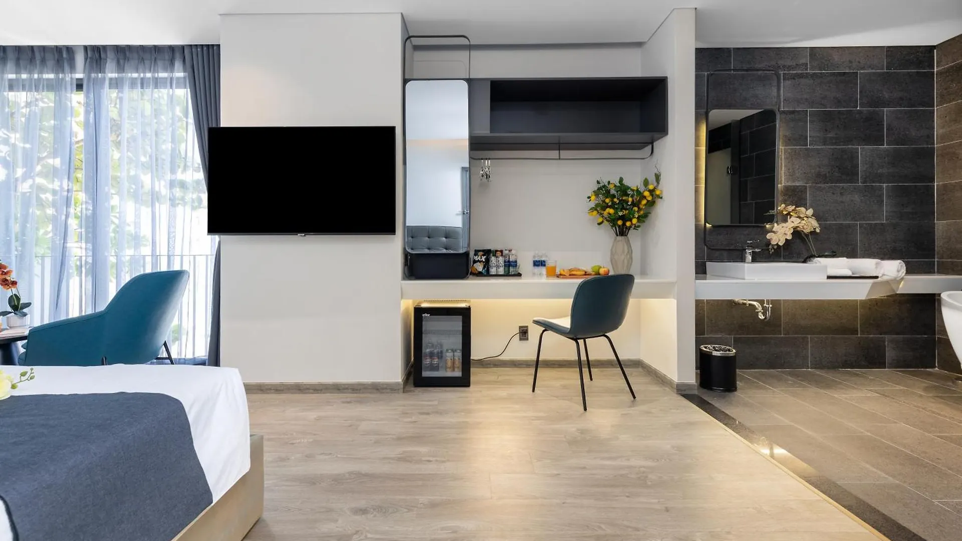 Jbay Beachfront Boutique Hotel Đà Nẵng