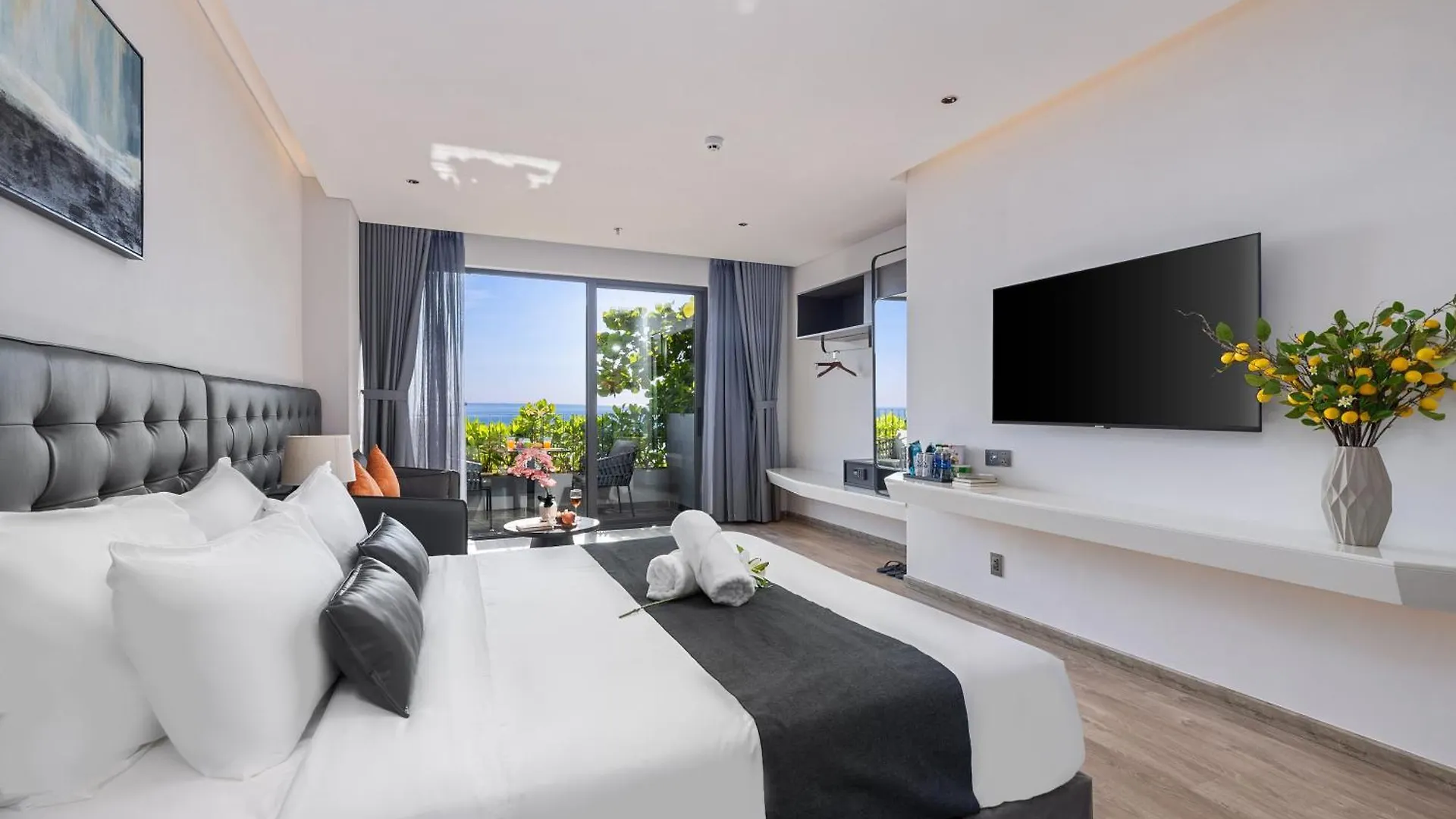 Jbay Beachfront Boutique Hotel Đà Nẵng 4*,