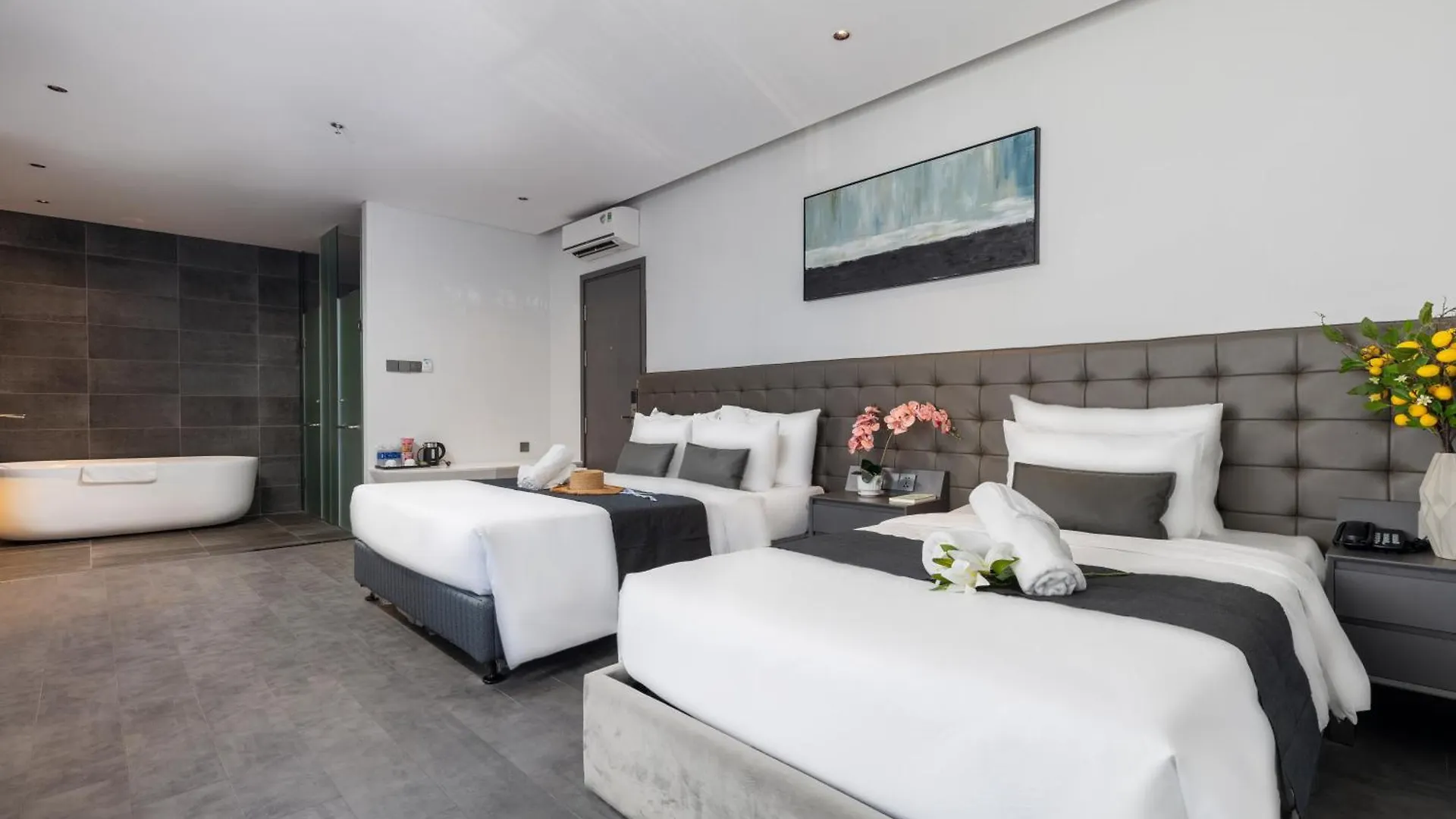 Jbay Beachfront Boutique Hotel Đà Nẵng