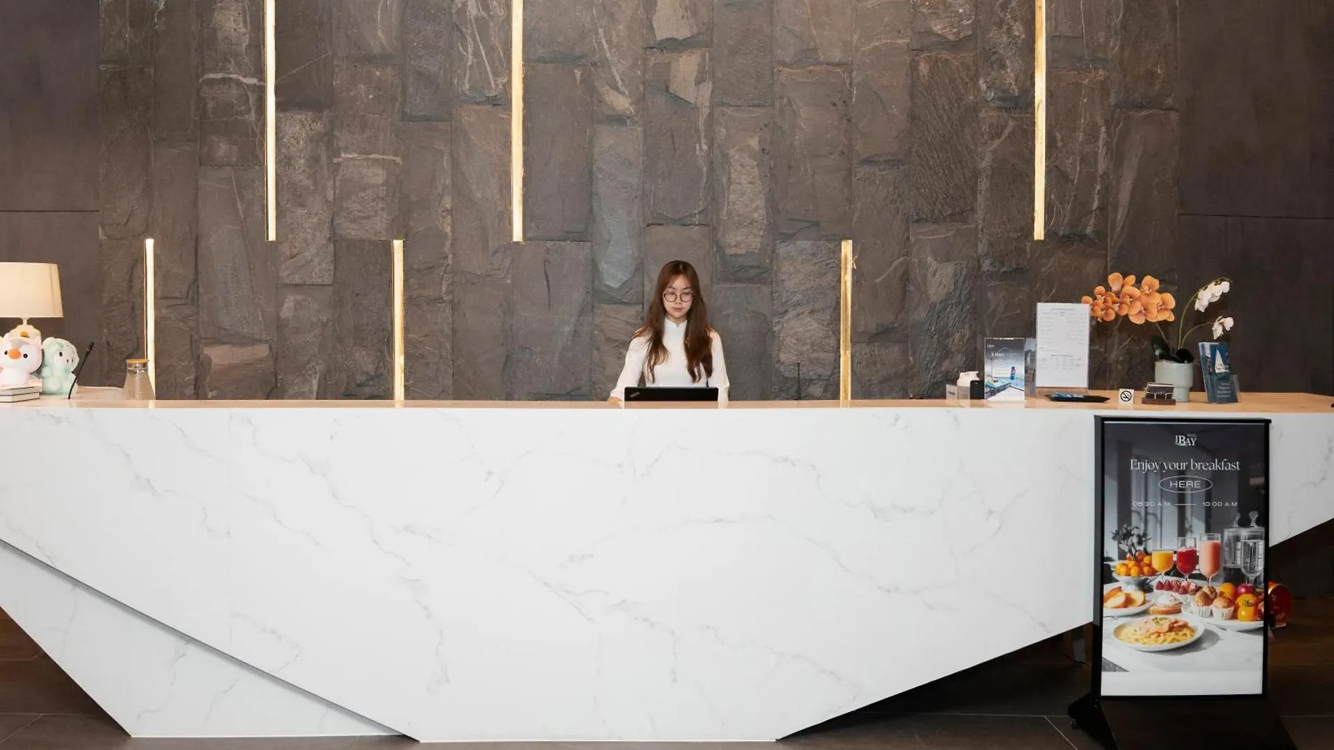 Jbay Beachfront Boutique Hotel Đà Nẵng
