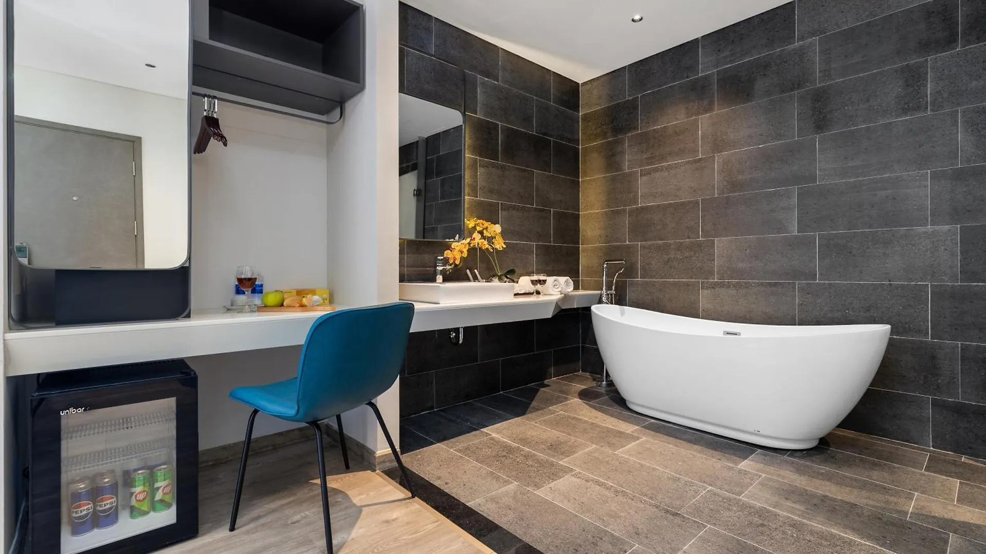 Jbay Beachfront Boutique Hotel Đà Nẵng Vietnam