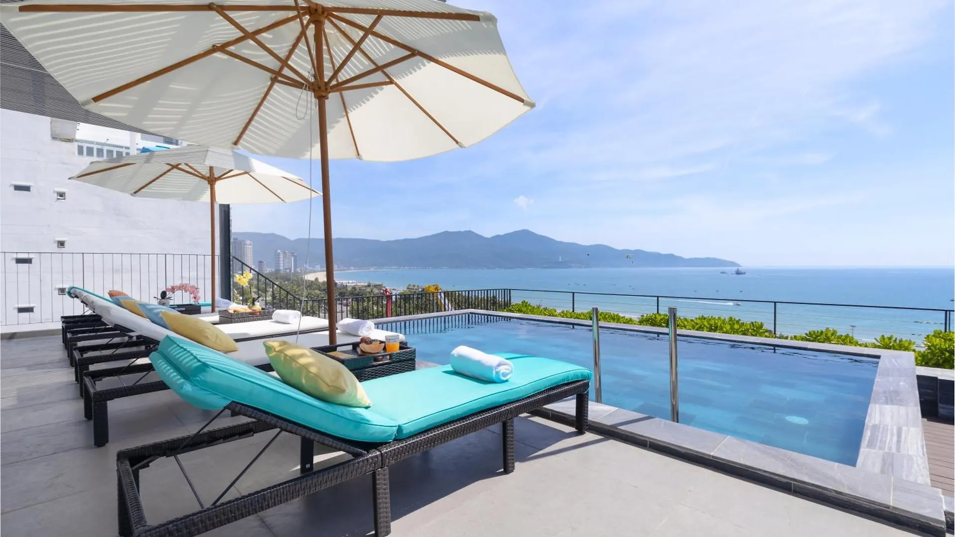 Jbay Beachfront Boutique Hotel Đà Nẵng 4*,  Vietnam