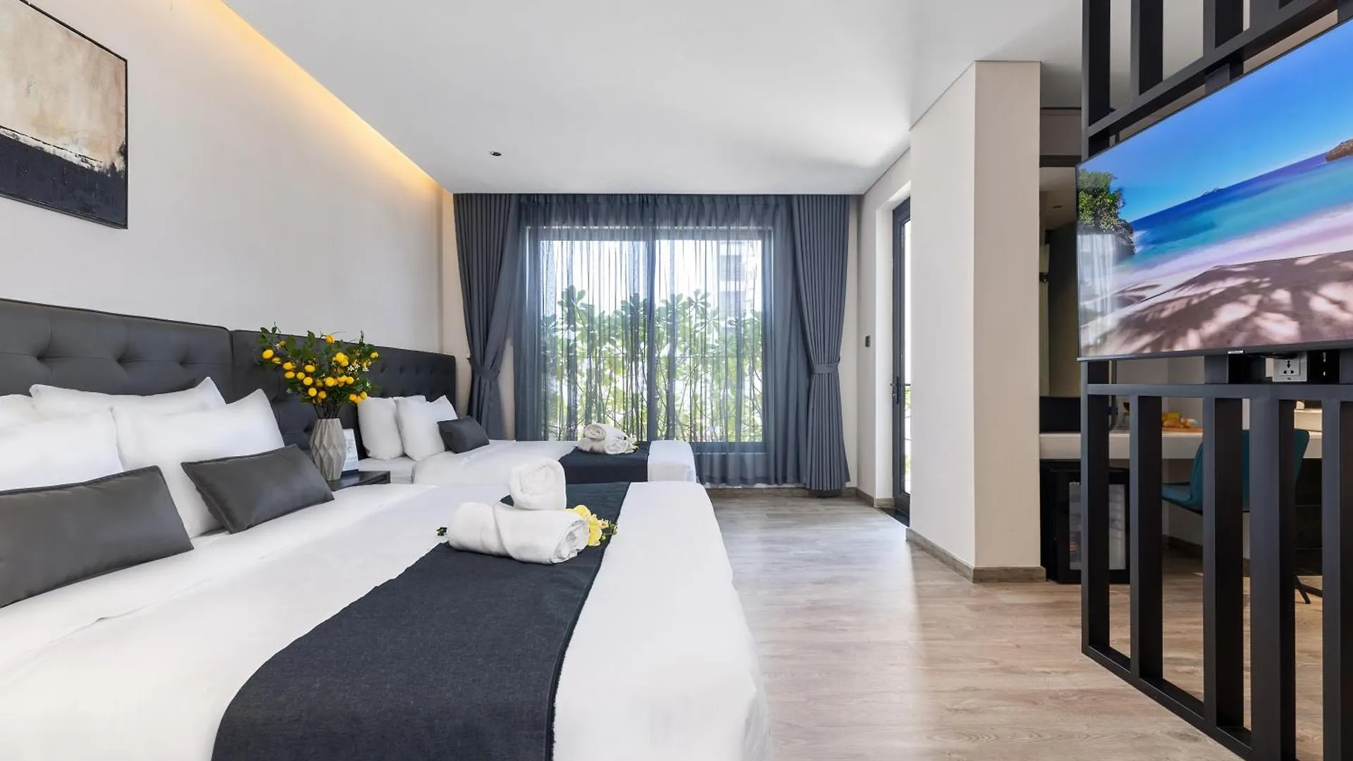 Jbay Beachfront Boutique Hotel Đà Nẵng