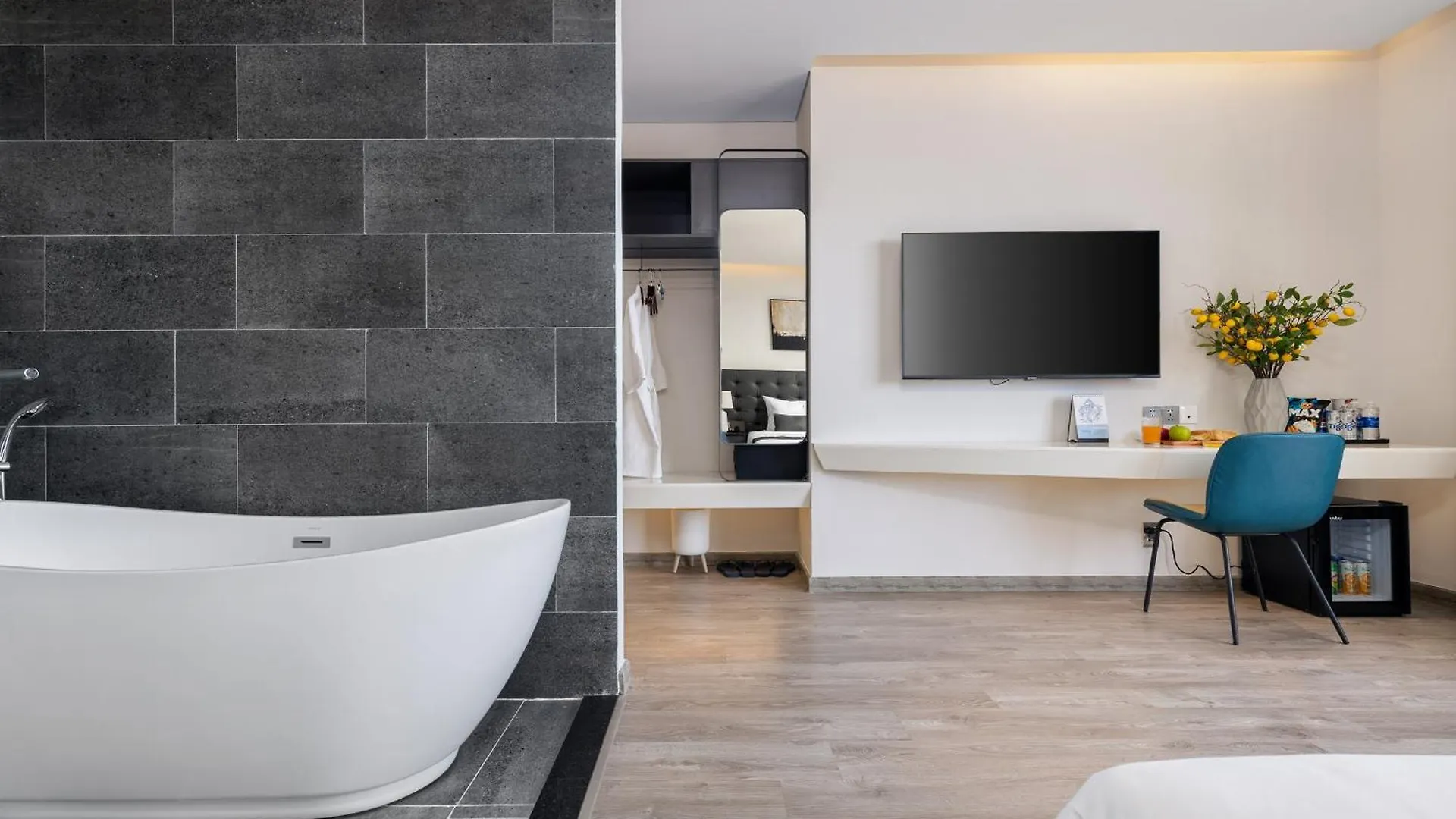 Jbay Beachfront Boutique Hotel Đà Nẵng